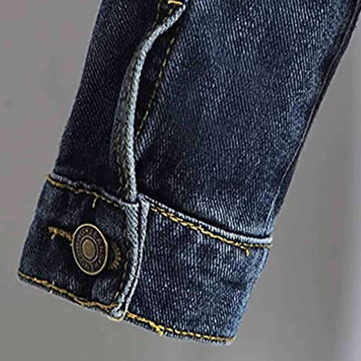 Denim Fleece Jacket for Women Long Sleeve Botton Up Plain Plush Coat with Pocket Winter Loose Fit Turn Down Collar Trendy